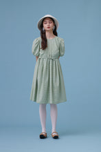 將圖片載入圖庫檢視器 品牌經典 Apricot Dress 綠格色 / 有如夏天第一口杏桃般的青澀 蝴蝶結綁帶澎袖洋裝