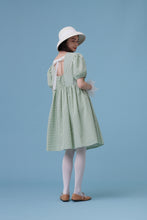 將圖片載入圖庫檢視器 品牌經典 Apricot Dress 綠格色 / 有如夏天第一口杏桃般的青澀 蝴蝶結綁帶澎袖洋裝