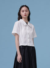 將圖片載入圖庫檢視器 Lara Top / Lara 是個比利時女孩短版細節襯衫 白色蕾絲