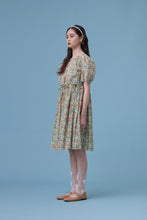 將圖片載入圖庫檢視器 品牌經典 Apricot Dress 印花色 / 有如夏天第一口杏桃般的青澀 蝴蝶結綁帶澎袖洋裝