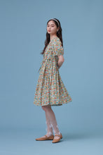 將圖片載入圖庫檢視器 品牌經典 Apricot Dress 印花色 / 有如夏天第一口杏桃般的青澀 蝴蝶結綁帶澎袖洋裝