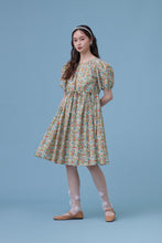 將圖片載入圖庫檢視器 品牌經典 Apricot Dress 印花色 / 有如夏天第一口杏桃般的青澀 蝴蝶結綁帶澎袖洋裝