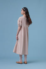 將圖片載入圖庫檢視器 Liang Dress / Liang 是個很優雅從容的學姊 圓袖洋裝