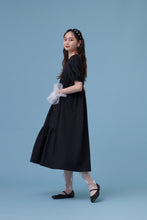 將圖片載入圖庫檢視器 Liang Dress / Liang 是個很優雅從容的學姊 圓袖洋裝
