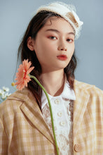 將圖片載入圖庫檢視器 Lan 嵐 Polo / Lan 有如山嵐薄霧的微透 蕾絲簍空Polo 上衣