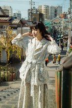 將圖片載入圖庫檢視器 Winter Blossom Trench Coat 冬日之花風衣外套