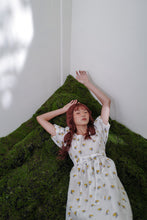 將圖片載入圖庫檢視器 Lesley Dress 綁帶洋裝 小黃花 Elderflower