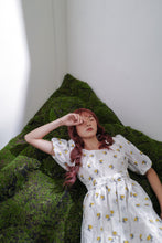 將圖片載入圖庫檢視器 Lesley Dress 綁帶洋裝 小黃花 Elderflower