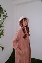 將圖片載入圖庫檢視器 Evelyn Trench Coat 楓紅色古董感風衣
