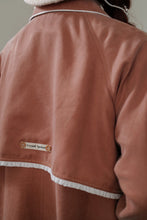 將圖片載入圖庫檢視器 Evelyn Trench Coat 楓紅色古董感風衣