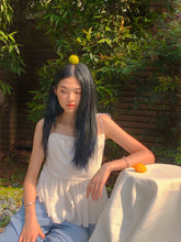 將圖片載入圖庫檢視器 Erika Top / Erika 是嬌小可愛的東京女孩 怦然綁帶質感上衣 黑色 白色