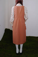 將圖片載入圖庫檢視器 Julia Vest Dress 西裝質感背心洋裝 楓紅