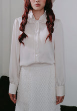 將圖片載入圖庫檢視器 Lisa Blouse 絲綢感香檳米白 長袖襯衫