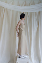 將圖片載入圖庫檢視器 Buvette Slip Dress 露背綁帶緞面垂墜長裙