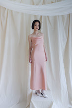 將圖片載入圖庫檢視器 Buvette Slip Dress 露背綁帶緞面垂墜長裙