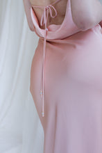 將圖片載入圖庫檢視器 Buvette Slip Dress 露背綁帶緞面垂墜長裙