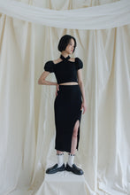 將圖片載入圖庫檢視器 Dear Irving Knit Set 繞頸澎袖 上衣裙子針織套組 墨黑