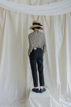 將圖片載入圖庫檢視器 William Vale Trousers 墨黑直紋鈕扣細節 直筒褲 Black Nuit