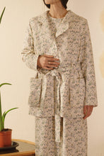 將圖片載入圖庫檢視器 Winter Blossom Trench Coat 冬日之花風衣外套