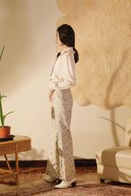將圖片載入圖庫檢視器 Winter Blossom Trousers 冬日之花修身長褲