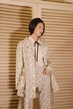 將圖片載入圖庫檢視器 Winter Blossom Trench Coat 冬日之花風衣外套