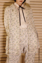 將圖片載入圖庫檢視器 Winter Blossom Trench Coat 冬日之花風衣外套
