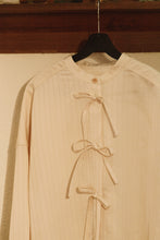 將圖片載入圖庫檢視器 Bow Tie Blouse 奶油緞面蝴蝶結襯衫