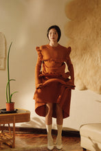 將圖片載入圖庫檢視器 Sunset Knit Skirt 針織花瓣圓裙夕陽紅