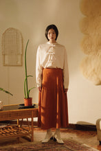 將圖片載入圖庫檢視器 Bow Tie Blouse 奶油緞面蝴蝶結襯衫