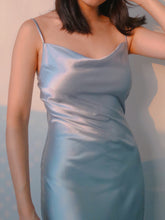 將圖片載入圖庫檢視器 Brooke Slip Dress / Brooke 是個性感的鄰居 光絲緞面質感細肩帶洋裝
