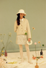 將圖片載入圖庫檢視器 Crystal Beige Blazer/ Crystal是設計師 奶茶色西裝外套