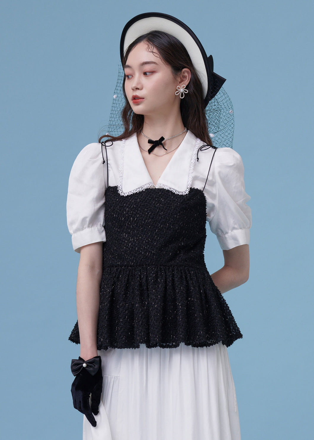 Erika Top / Erika 是嬌小可愛的東京女孩 怦然綁帶質感上衣 黑色 白色