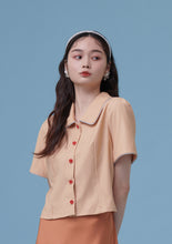 將圖片載入圖庫檢視器 Lara Top / Lara 是個比利時女孩短版細節襯衫 印花 粉橘
