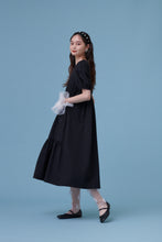 將圖片載入圖庫檢視器 Liang Dress / Liang 是個很優雅從容的學姊 圓袖洋裝
